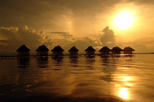 Hotel Punta Caracol Acqua Lodge